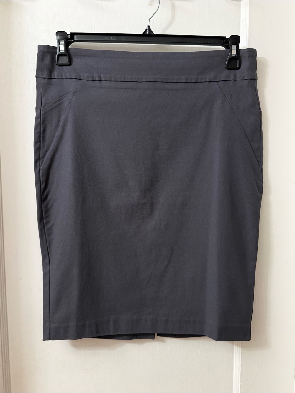 RW & CO GREY STRETCHY PENCIL SKIRT